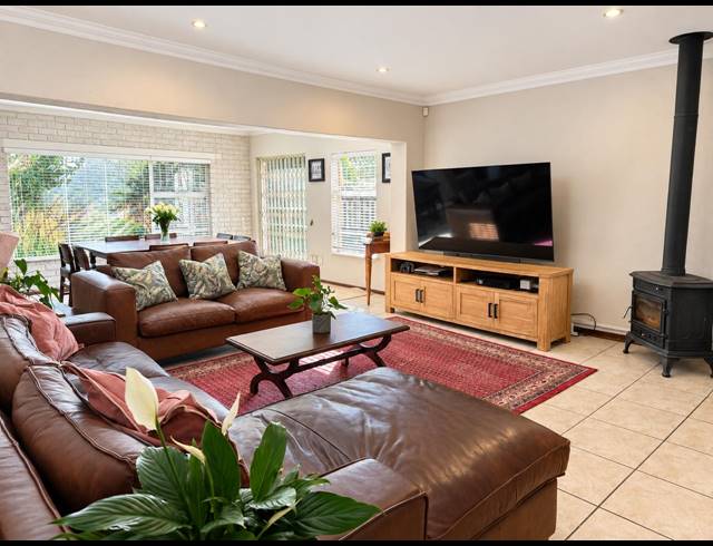 4 BEDROOM FREEHOLD TO LET IN RANDPARK RIDGE